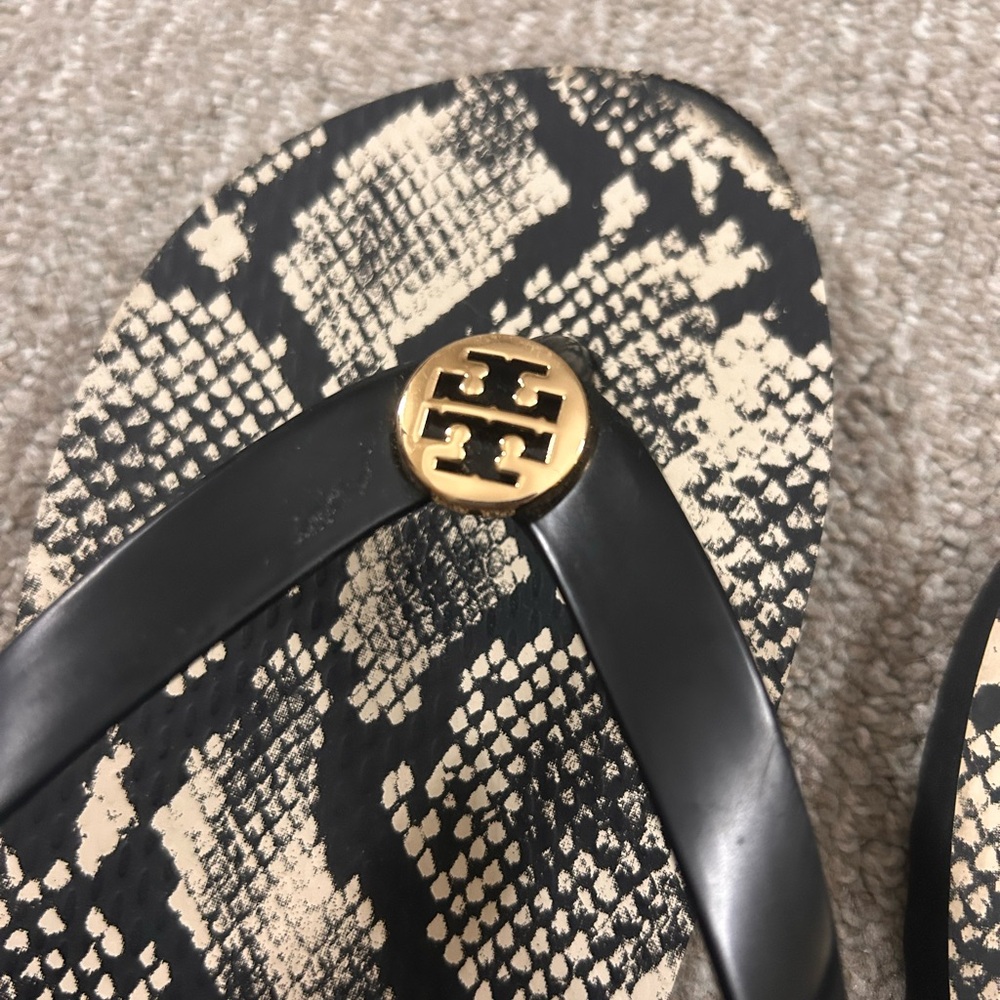 Tory Burch Snakeskin Flip Flops Women 8.5 - Picture 4 of 7
